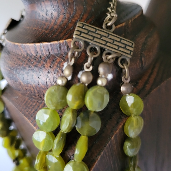 Womens multi strand green necklace - Picture 2 of 4